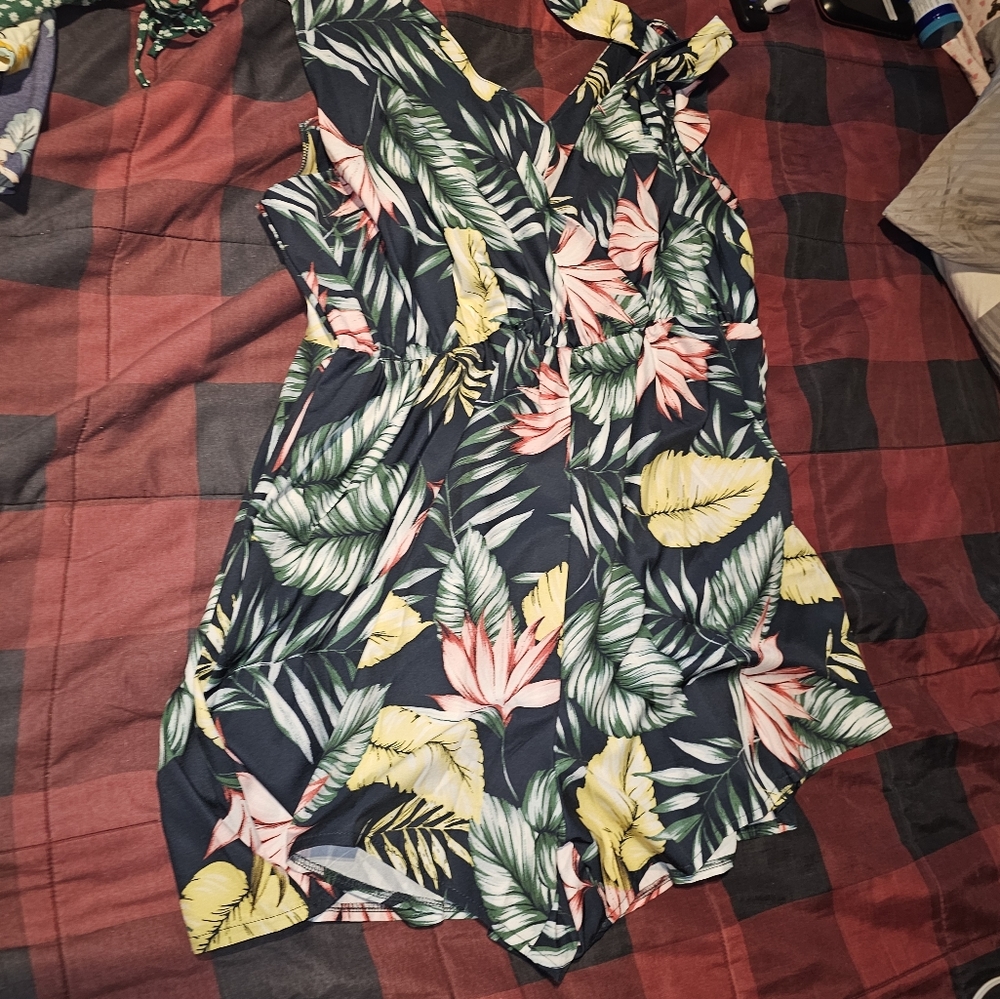 4 pieces - Picture 2 of 5